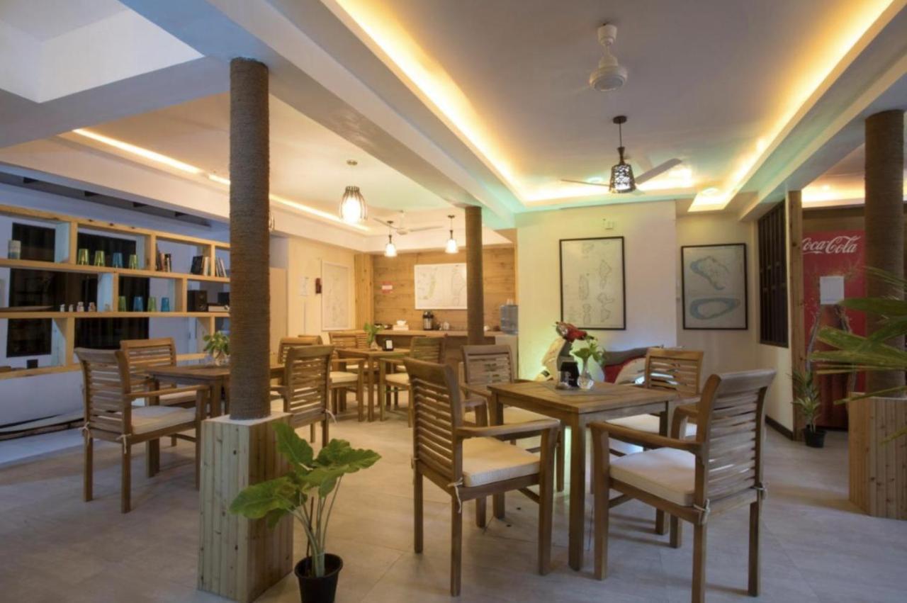 Surf Yoga Camp Hotell Thulusdhoo Exteriör bild