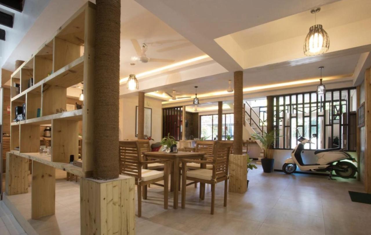 Surf Yoga Camp Hotell Thulusdhoo Exteriör bild