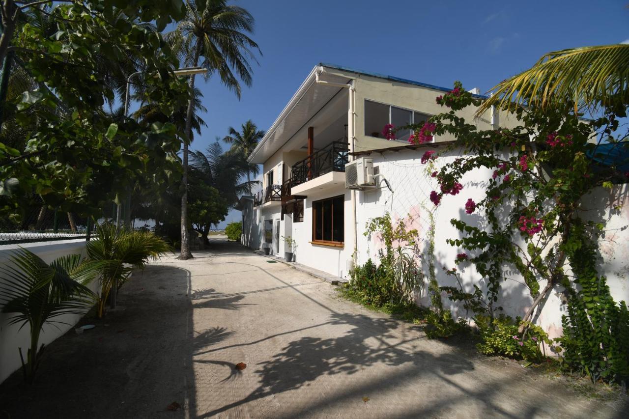 Surf Yoga Camp Hotell Thulusdhoo Exteriör bild